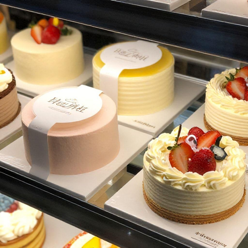 Como a Embalagem Perfeita Pode Valorizar e Transformar Suas Criações de Bolos em Obras-Primas